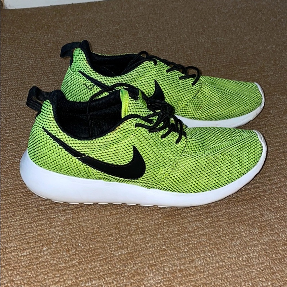 NIKE Roshe Run (GS)